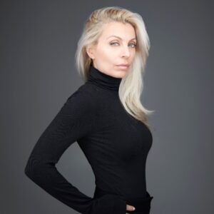 Evy Poumpouras Biography, Age, Height, Husband & Net Worth 2024 - VCSD