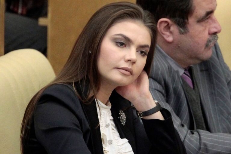 Alina Kabaeva Biography, Age, Height, Husband & Net Worth 2024 - VCSD