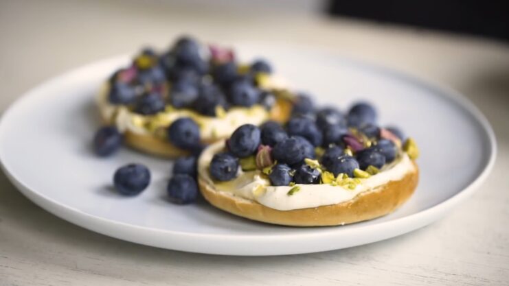 Bagels with Vanilla Bean Cream Cheese and Blueberries