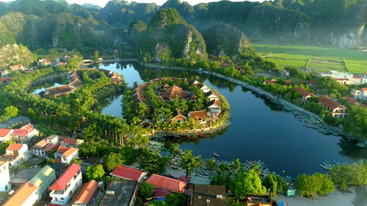 Vietnam: Gastronomic Delights and Natural Beauty